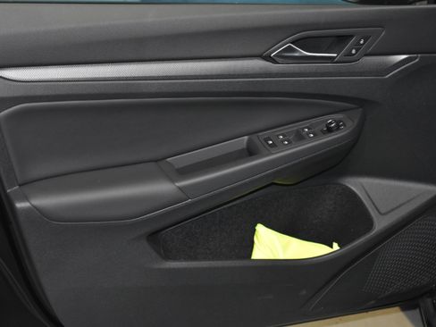 New 2026 Volkswagen Golf image 3