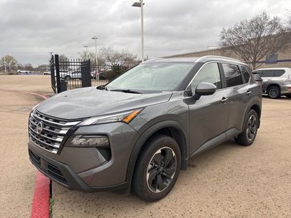 Used 2025 Nissan Rogue SV w/ SV Premium Package
