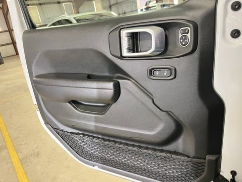 Used 2024 Jeep Wrangler Sport S image 21