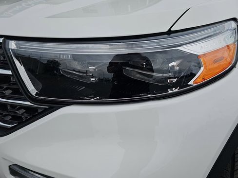 Used 2022 Ford Explorer XLT w/ Equipment Group 202A image 33