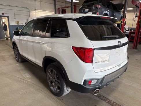 Used 2023 Honda Passport EX-L image 2