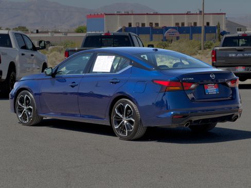 Used 2023 Nissan Altima 2.5 SR FWD image 3