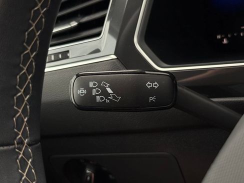 Used 2022 Volkswagen Tiguan SE AWD/4WD image 24