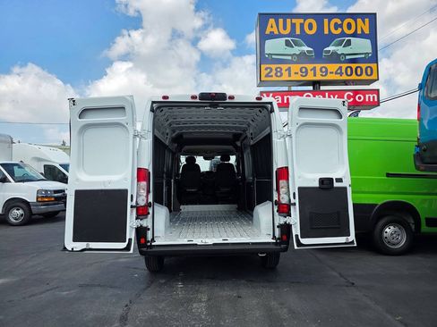 Used 2024 RAM ProMaster 2500 w/ Safety Group FWD image 14