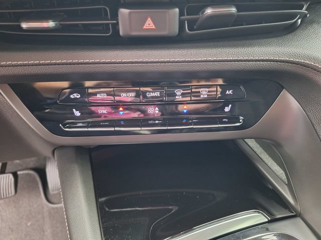 Used 2023 Buick Envision Preferred AWD/4WD image 55