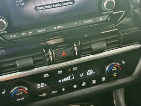 Used 2023 Nissan Pathfinder SV AWD/4WD image 2