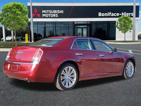 Used 2014 Chrysler 300 C image 4