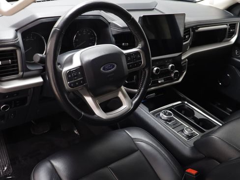 Used 2024 Ford Expedition Max XLT image 6