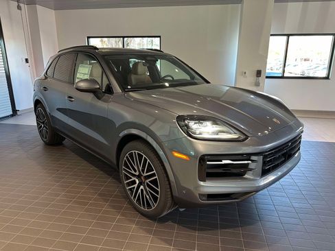 New 2026 Porsche Cayenne image 7