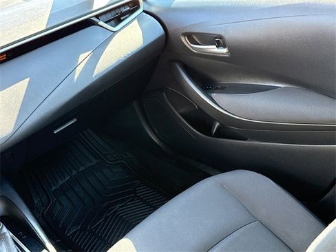 Used 2021 Toyota Corolla LE image 15