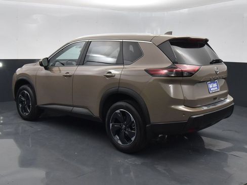 Certified 2025 Nissan Rogue SV w/ SV Premium Package image 18