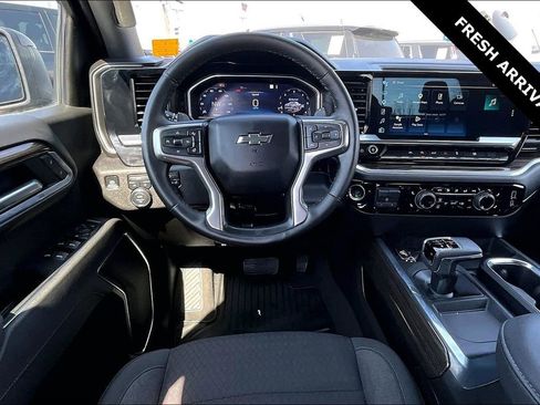 Used 2025 Chevrolet Silverado 1500 RST AWD/4WD image 9
