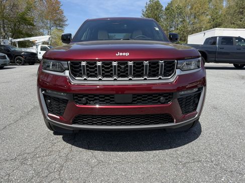 New 2026 Jeep Grand Cherokee Limited AWD/4WD image 2