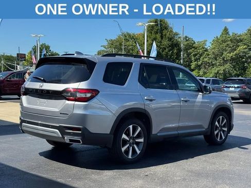 Used 2025 Honda Pilot Touring image 3