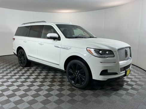 Used 2024 Lincoln Navigator Reserve w/ Equipment Group 201A image 3