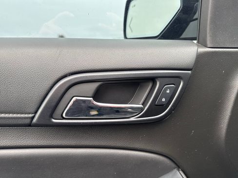 Used 2018 Chevrolet Suburban LT image 28