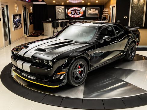 Used 2021 Dodge Challenger SRT Super Stock RWD image 5