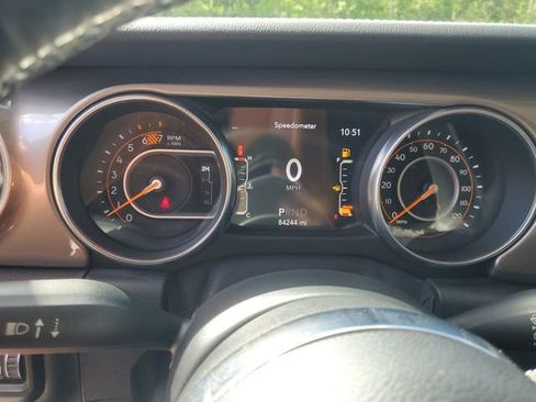 Used 2018 Jeep Wrangler Unlimited Sahara AWD/4WD image 20