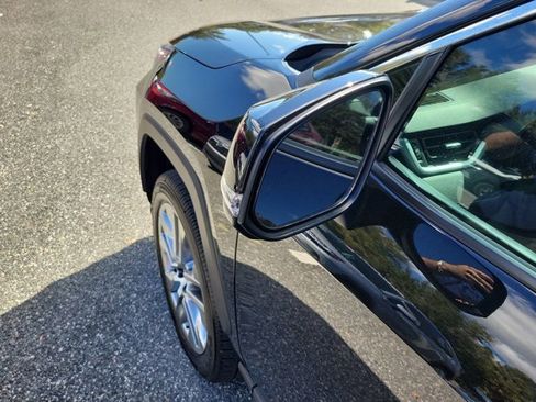 Used 2023 Toyota RAV4 XLE Premium image 18