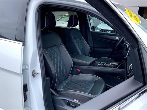 Used 2025 Volkswagen Atlas Cross Sport SEL Premium R-Line AWD/4WD image 6