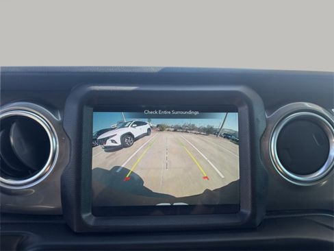 Used 2020 Jeep Wrangler Unlimited Sahara w/ Uconnect 4C Nav & Sound Group image 23