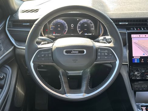 New 2025 Jeep Grand Cherokee L Limited image 15