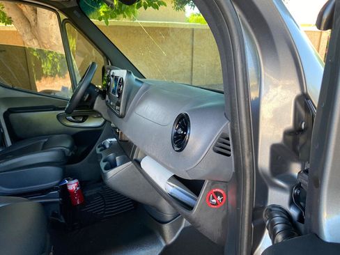 Used 2021 Mercedes-Benz Sprinter 2500 image 40