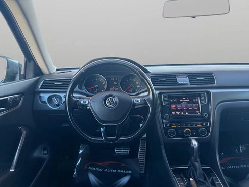 Used 2018 Volkswagen Passat 2.0T R-Line FWD image 27