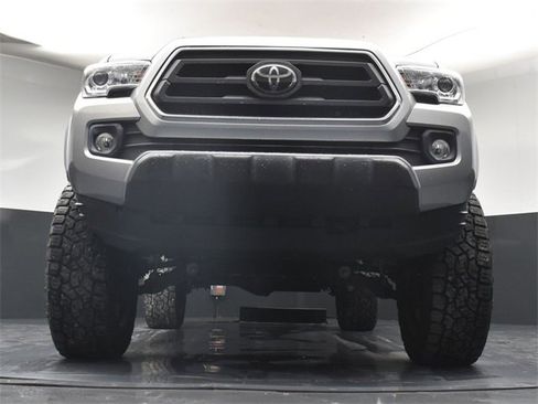 Used 2022 Toyota Tacoma SR5 w/ Technology Package image 30