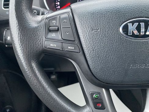 Used 2015 Kia Sorento LX image 24