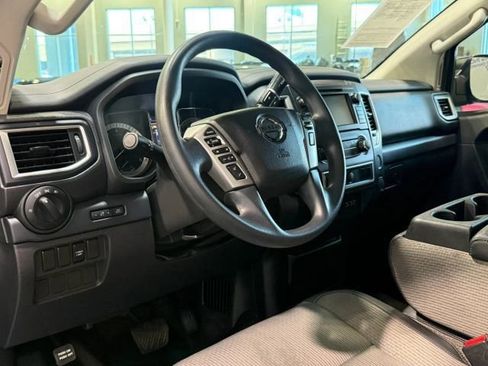 Used 2019 Nissan Titan S image 13