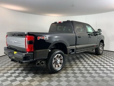 New 2025 Ford F350 King Ranch w/ FX4 Off-Road Package image 4