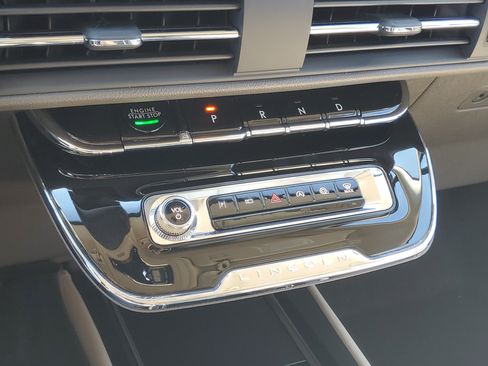 Certified 2024 Lincoln Corsair AWD image 18
