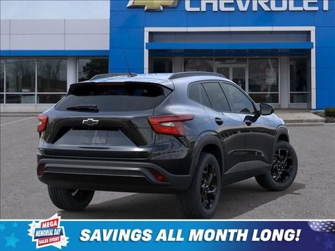New 2026 Chevrolet Trax LT w/ Driver Confidence Package FWD image 4