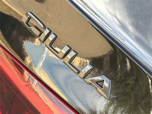 Used 2021 Alfa Romeo Giulia Ti Sport image 11