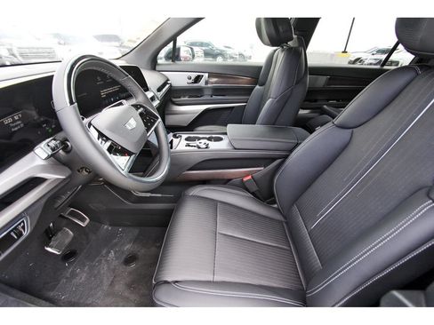 New 2027 Cadillac Vistiq Sport AWD/4WD image 6