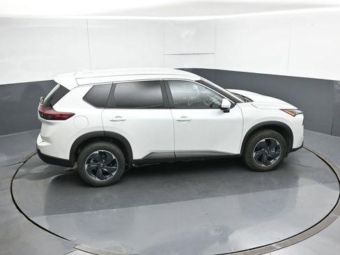 Used 2025 Nissan Rogue SV image 52