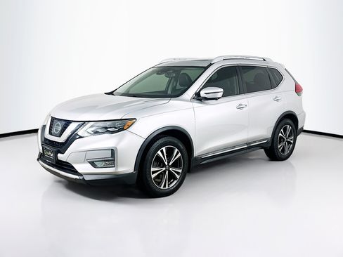 Used 2017 Nissan Rogue SL w/ SL Premium Package FWD image 3