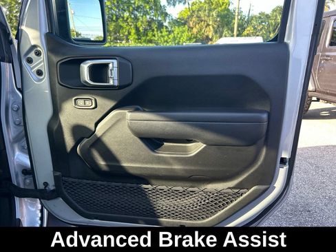 Used 2024 Jeep Wrangler Unlimited Sport AWD/4WD image 26