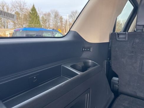 Used 2024 Ford Expedition XLT image 12
