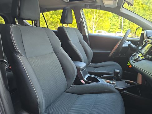 Used 2015 Toyota RAV4 XLE FWD image 10
