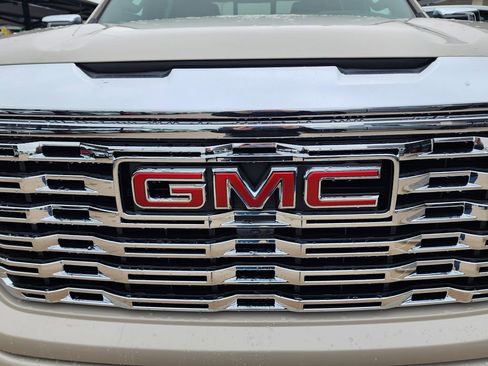 New 2026 GMC Sierra 1500 Denali AWD/4WD image 9