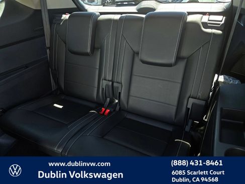 Certified 2023 Volkswagen Atlas SE w/ Panoramic Sunroof Package FWD image 13