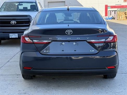 Used 2025 Toyota Camry LE image 5