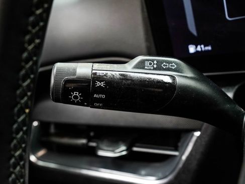 Used 2025 Kia K4 EX FWD image 36