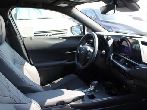 Used 2025 Lexus UX 300h FWD image 5