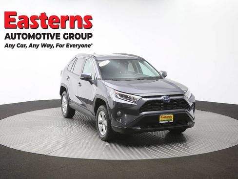 Used 2021 Toyota RAV4 XLE AWD/4WD image 50