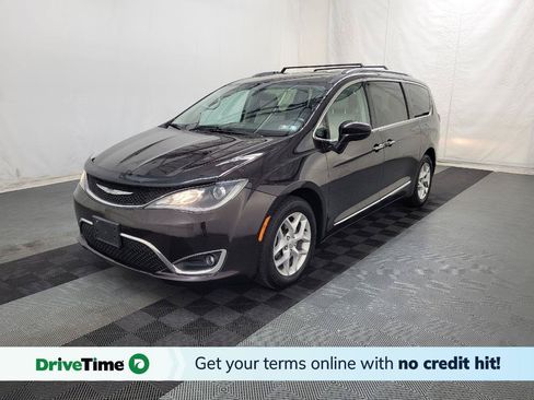 Used 2017 Chrysler Pacifica Touring-L Plus w/ Tire & Wheel Group FWD image 1