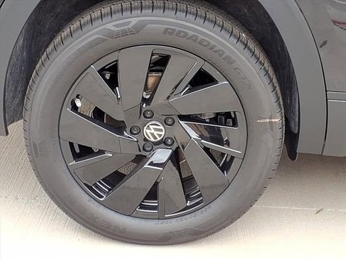 New 2026 Volkswagen Atlas SE FWD image 5