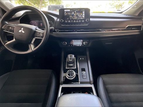 Used 2024 Mitsubishi Outlander SE AWD/4WD image 6